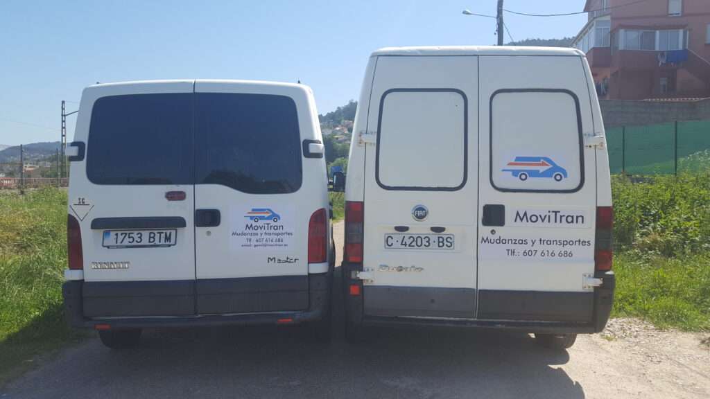 Furgonetas rotuladas para las mudanzas en Vigo movitran